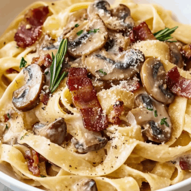 Creamy Tagliatelle with Bacon and Mushrooms 2 Creamy Tagliatelle with Bacon and Mushrooms