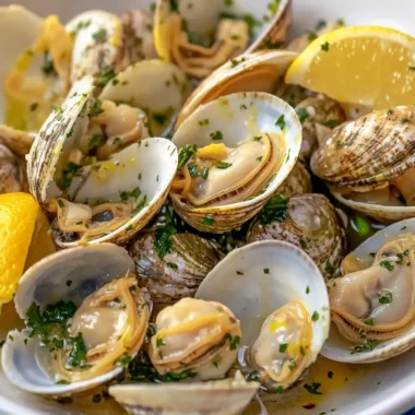 Butter-Garlic Steamed Clams